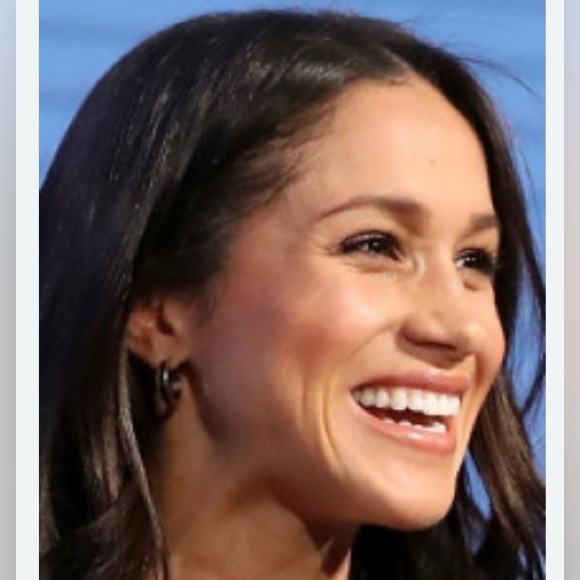 Isabel Marant ‘Casablanca’ Black Enameled Gold Hoop Earrings ASO Meghan Markle - Picture 2 of 13